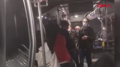 Metrobüste dehşet anları; kamerada!