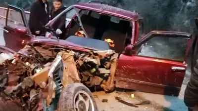 Mucize kurtuluş! Hurdaya dönmüş araçtan sağ çıktı