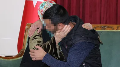 Diyarbakır'da bir kavuşma anı daha! PKK'dan kaçıp ailesiyle buluştu