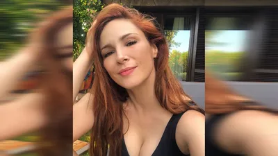 Mine Tugay'ın göğüs dekoltesi olay oldu