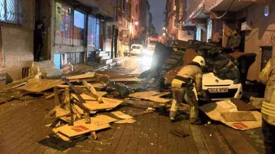 Fırtına İstanbul'u fena vurdu