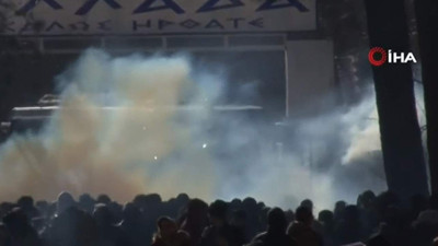 Yunan polisi göçmenlere gaz bombası attı!