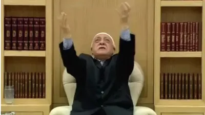 Gülen LGBTİ'liler için gönüllü oldu