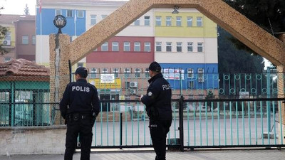 Soyadıyla dalga geçen arkadaşını bıçakladı