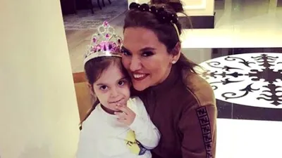 Demet Akalın yine yaptı yapacağını ! Kızına aldığı hediye olay oldu