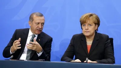 Merkel Kızılay'a güvenmemiş şartlı bağış yapmış !
