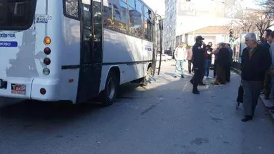 Halk otobüsü yaşlı kadına çarptı