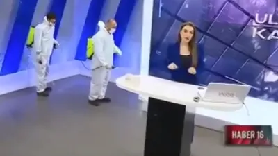 Canlı yayında stüdyoyu dezenfekte ettiler