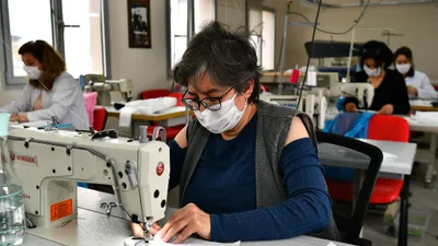 İzmir Büyükşehir maske üretmeye başladı