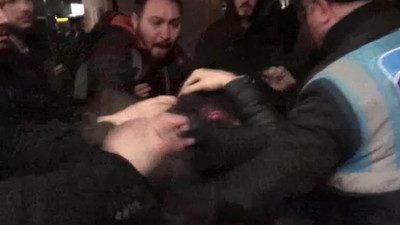 Metrobüs'te tacizciye dayak kamerada!