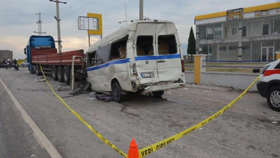 Manisa'da feci kaza: Ölü ve yaralılar var