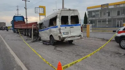 Manisa'da feci kaza: Ölü ve yaralılar var