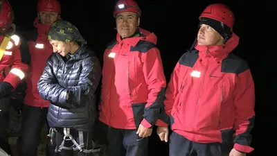 Antalya'da dağda mahsur kalan kadını jandarma kurtardı