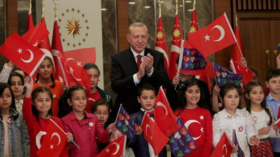 Erdoğan'a bu hatayı kim yaptırdı: ''İstiklal Marşı canlı değil banttandı''