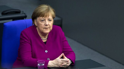 Merkel'in makam aracı şaşırttı