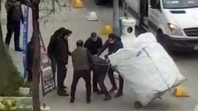 İBB, Sabah'ın ''Zabıtalar kağıt toplayan çocuğu dövdü'' haberini yalanladı