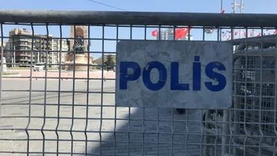 Taksim'e 1 Mayıs bariyerleri konuldu