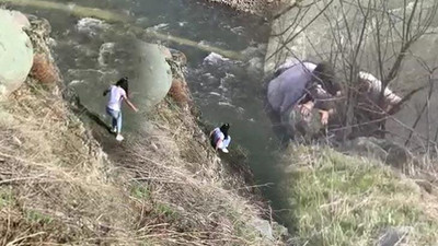 Günün kahramanları! 2 polis memuru, genç kızı böyle kurtardı