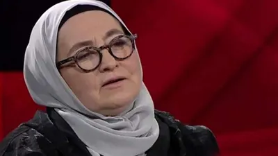 Bülent Arınç: ''Millet başörtüsünden nefret edecek''