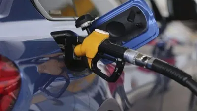 Benzin ve motorine zam geldi