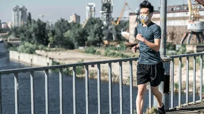 Korkunç iddia! Maskeyle koşan adamın akciğeri patladı