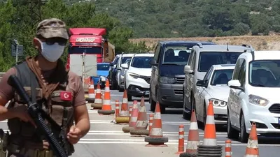 24 saatte 10 bin araç! Yazlıkçılar Bodrum'a akın ettiler! 