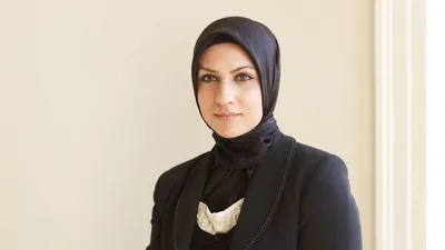 İngiltere'de ilk kez bir başörtülü hakim iş başı yapıyor