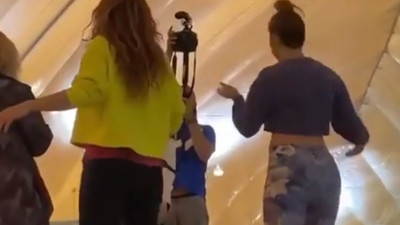 Jennifer Lopez ve Shakira’dan kalça şov!