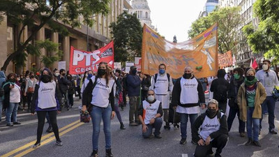 Arjantin'de karantinaya rağmen dev protesto