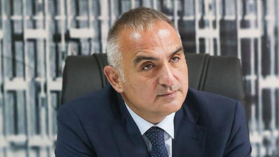 Bakan Ersoy canlı yayında açıkladı: Tatilde bizi neler bekliyor?