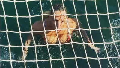 Saba Tümer'in bikinili pozuna olay yorum