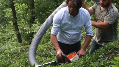 Çay üreticisinden devrim niteliğinde buluş: ''Vakkum çay toplama makinesi''