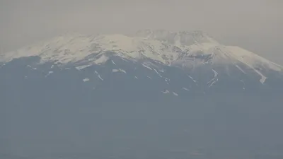 Süphan Dağı'na temmuz ayında kar yağdı