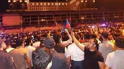 Bakü'de orduya destek yürüyüşü