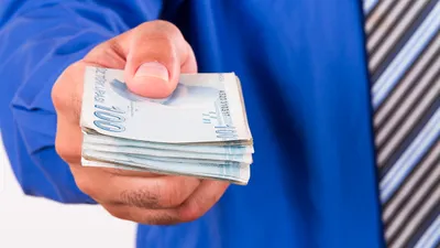 AK Parti'nin ''torbası''ndan işverene ''ücretsiz izne çıkarma hakkı'' çıktı