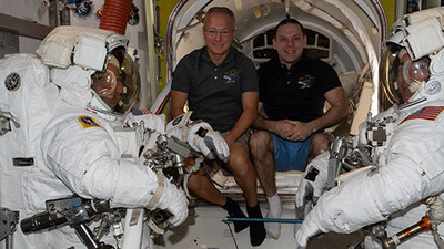 2 Astronotun uzay yürüyüşü böyle görüntülendi