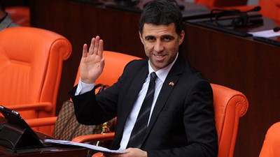 Davutoğlu, ''FETÖ'nün siyasi ayağı'' demişti, firari Hakan Şükür'den yanıt 