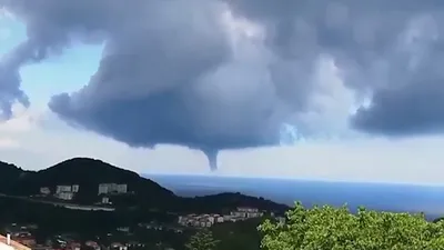 Amasra'da çıkan hortum gemiyi teğet geçti