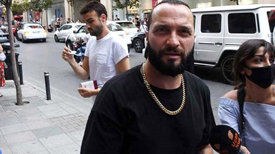Şarkıcı Berkay boynunda servet taşıyor!