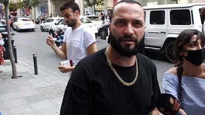 Şarkıcı Berkay boynunda servet taşıyor!