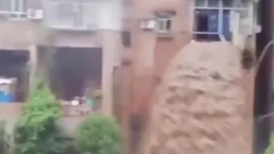 Çin'deki sel felaketinde inanılmaz görüntüler