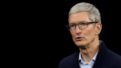 Apple CEO'su milyarderler kulübüne girdi