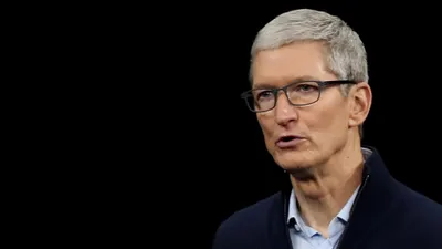 Apple CEO'su milyarderler kulübüne girdi