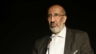 AK Parti'den 922 ilçede Abdurrahman Dilipak'a suç duyurusu