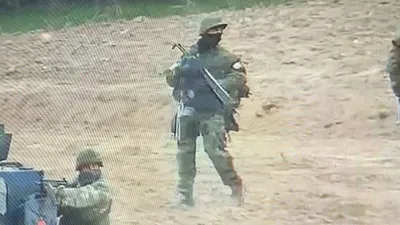 Yunan askerleri Türk köyünde tatbikat yaptı