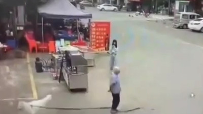 Yaşlı kadının tahlihsiz ölümü kamerada