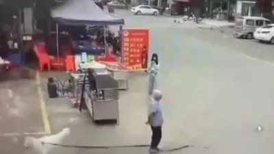 Yaşlı kadının tahlihsiz ölümü kamerada