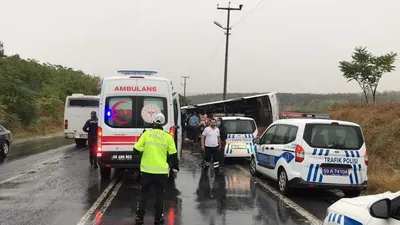 Tekirdağ'da işçi servisi devrildi: Yaralılar var