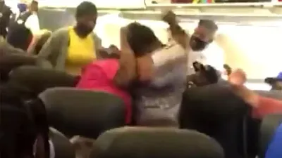 Yolcu uçağındaki maske kavgasında yumruklar konuştu