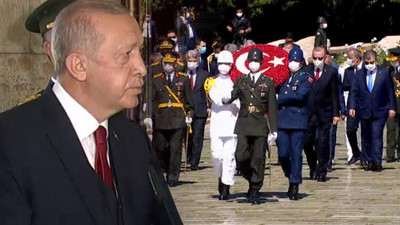 Devletin zirvesi Anıtkabir'de!
